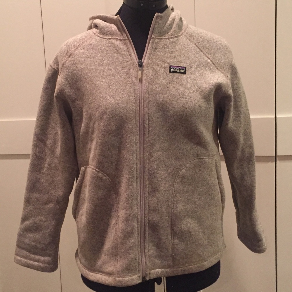 Patagonia jacket 🧥 w/ hood 👦🏻 Medium 👩🏼 Small 💕